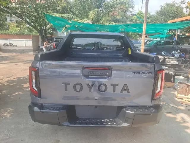 TOYOTA HILUX TRAVO thumbnail 3