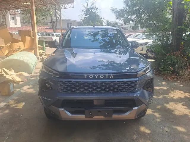 TOYOTA HILUX TRAVO thumbnail 4