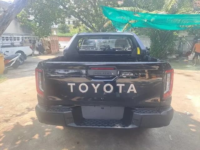 TOYOTA HILUX TRAVO thumbnail 4
