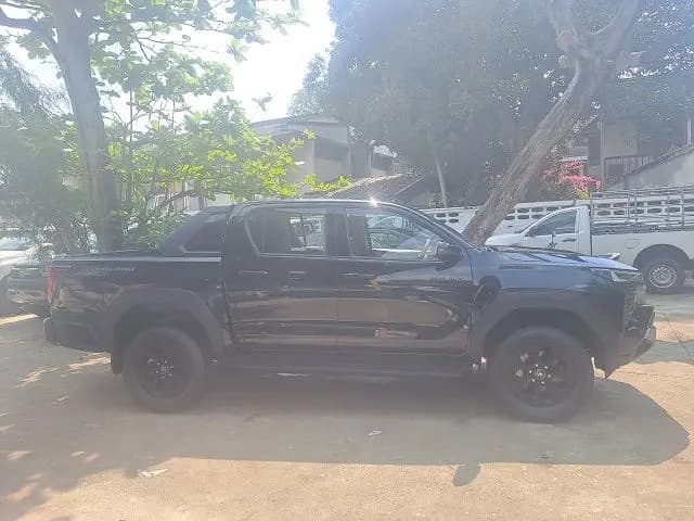 TOYOTA HILUX TRAVO thumbnail 5