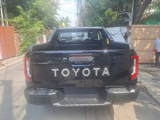 TOYOTA HILUX TRAVO thumbnail 2