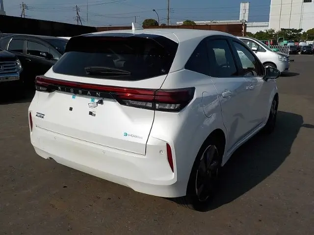 NISSAN AURA thumbnail 5