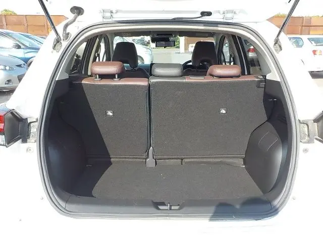 NISSAN AURA thumbnail 6