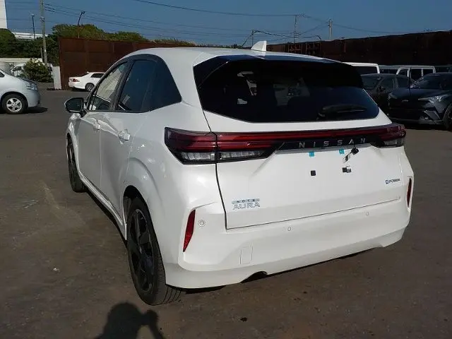 NISSAN AURA thumbnail 7