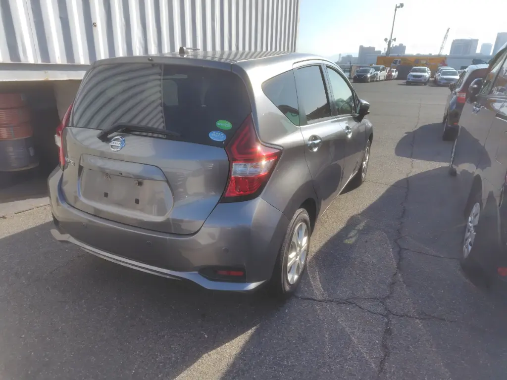 NISSAN NOTE thumbnail 4