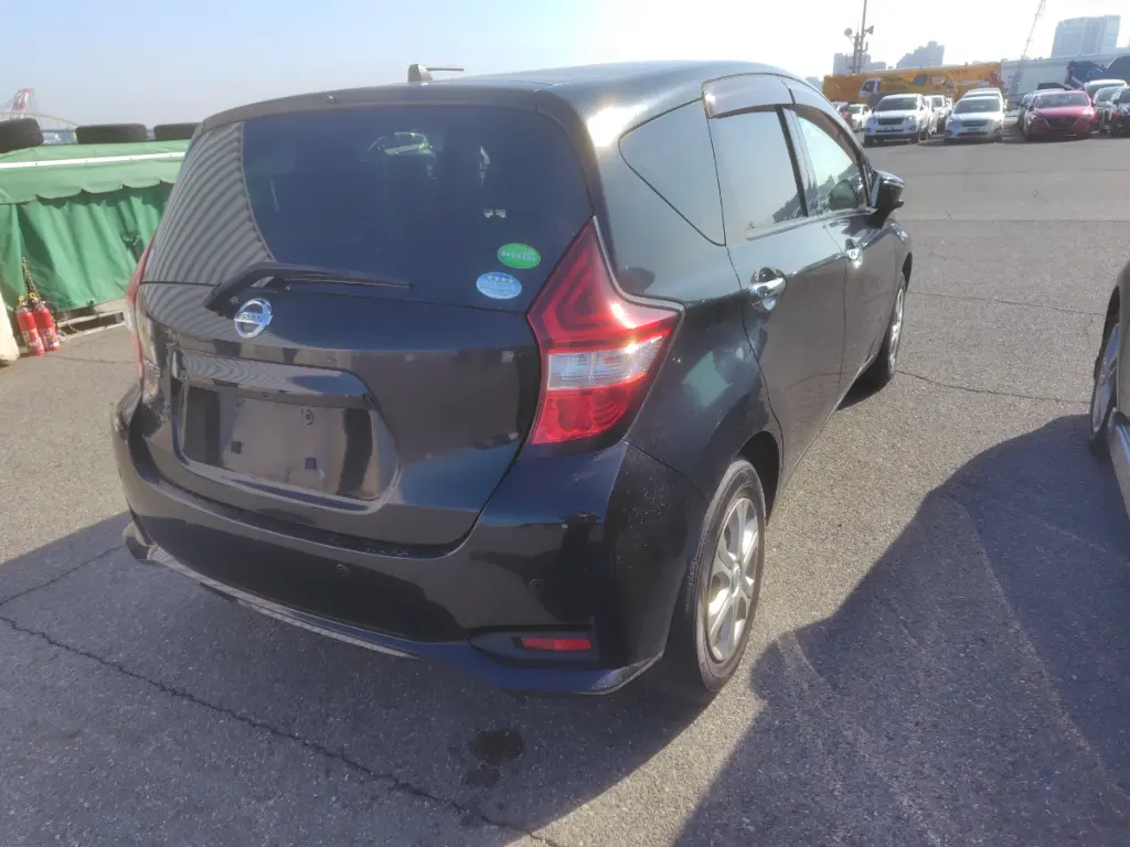 NISSAN NOTE thumbnail 4