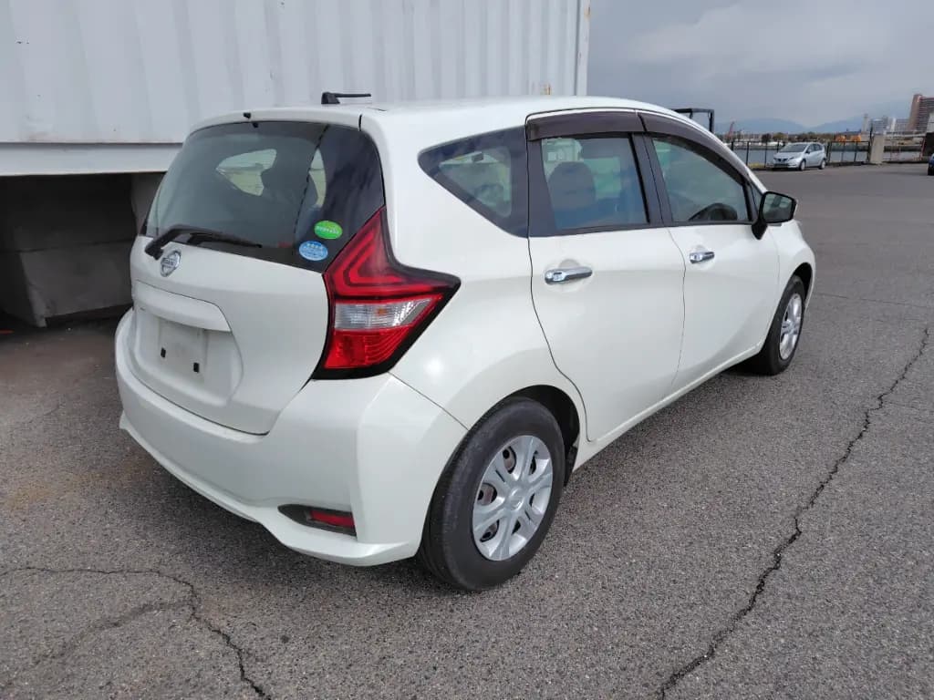 NISSAN NOTE thumbnail 4