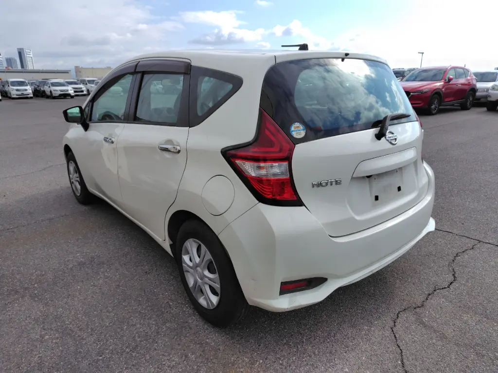 NISSAN NOTE thumbnail 5