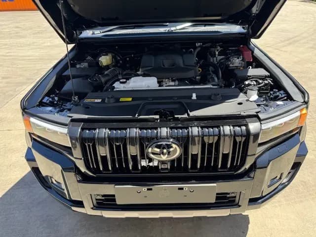 TOYOTA LAND CRUISER PRADO thumbnail 3