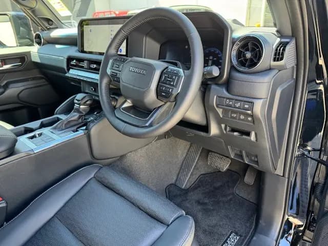 TOYOTA LAND CRUISER PRADO KAKADU thumbnail 3