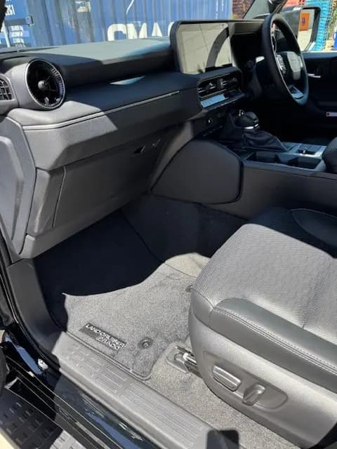 TOYOTA LAND CRUISER PRADO KAKADU thumbnail 8