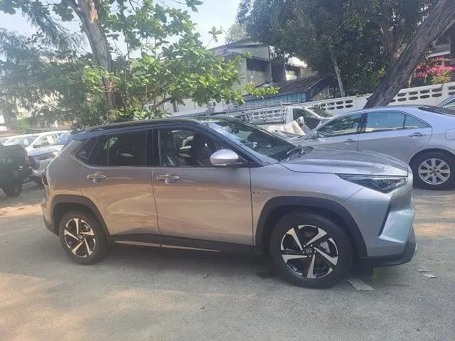 TOYOTA YARIS CROSS thumbnail 2