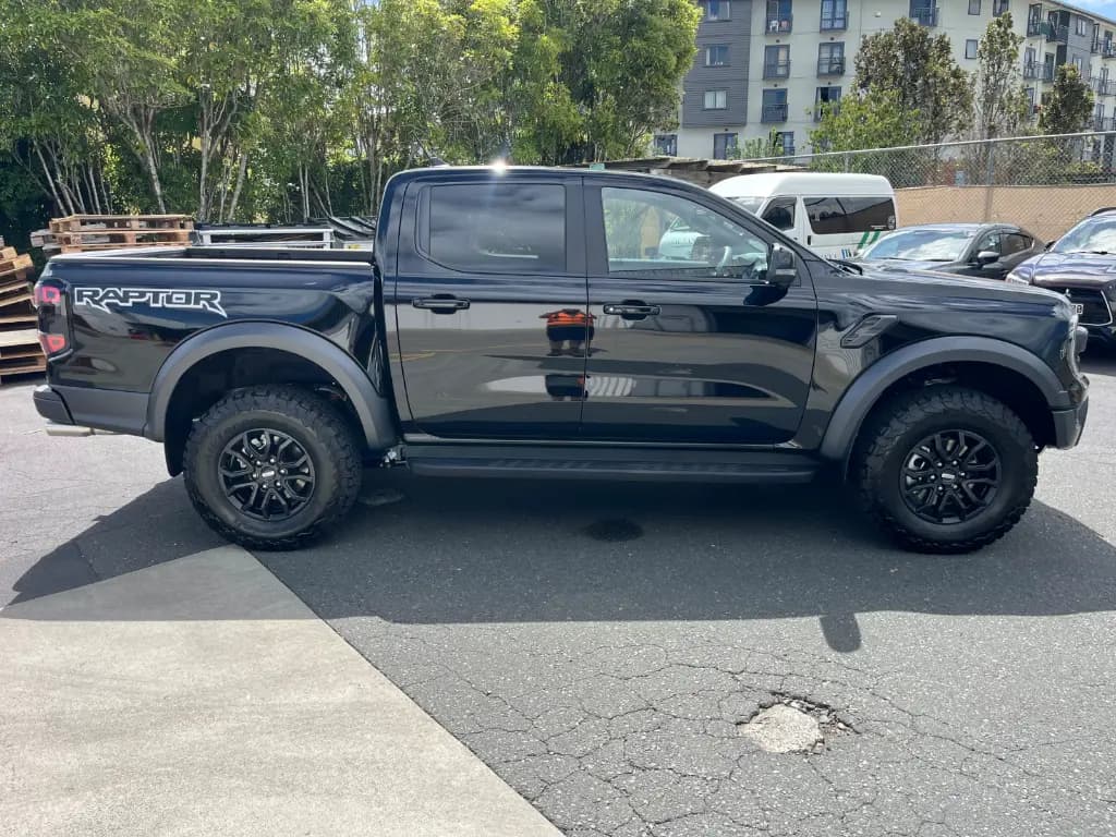 FORD RAPTOR thumbnail 4