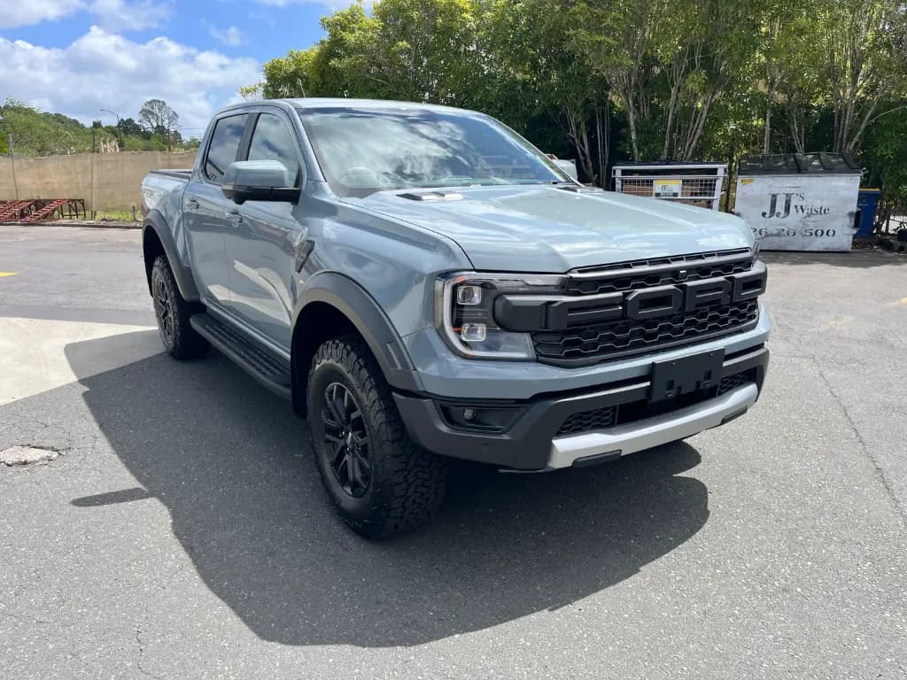 FORD RAPTOR thumbnail 2
