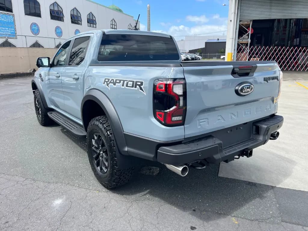 FORD RAPTOR thumbnail 3
