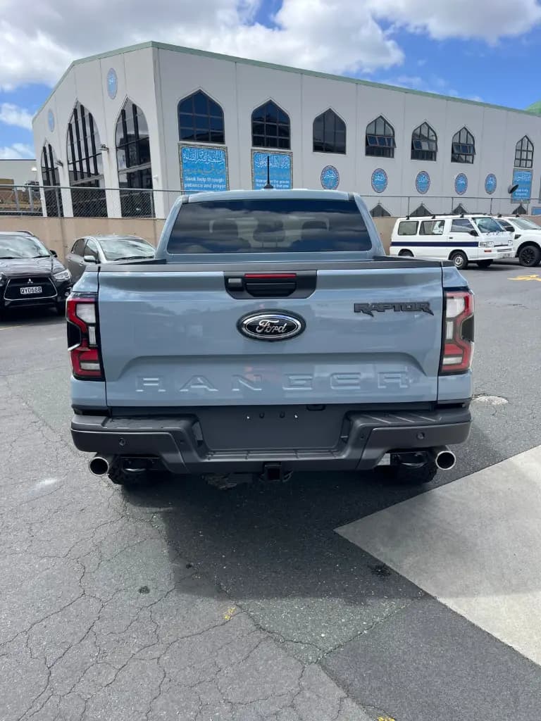 FORD RAPTOR thumbnail 6