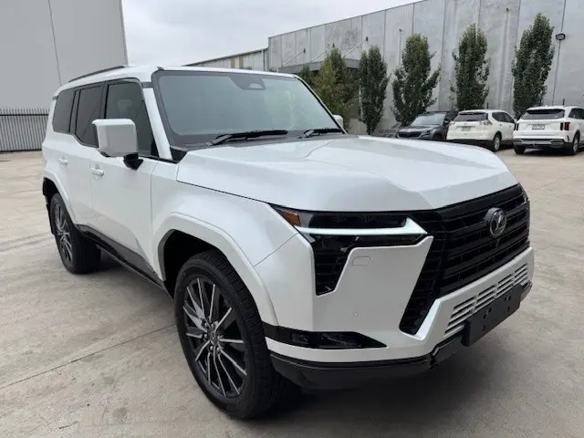 LEXUS GX thumbnail 2