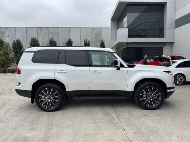 LEXUS GX thumbnail 3