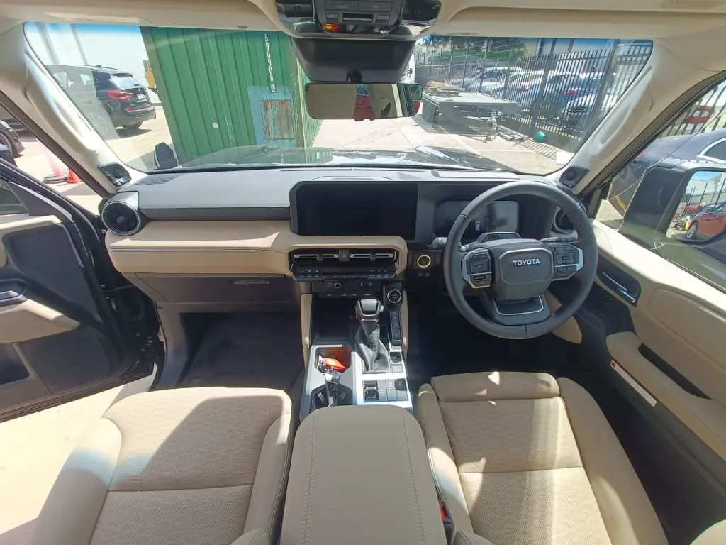 TOYOTA LAND CRUISER PRADO KAKADU thumbnail 14