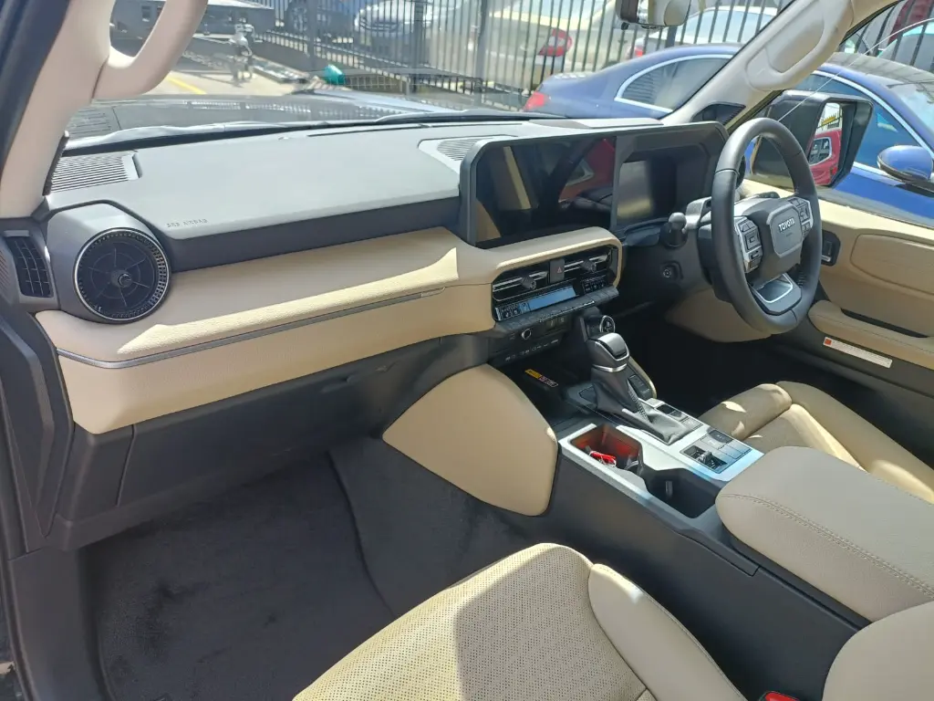 TOYOTA LAND CRUISER PRADO KAKADU thumbnail 16