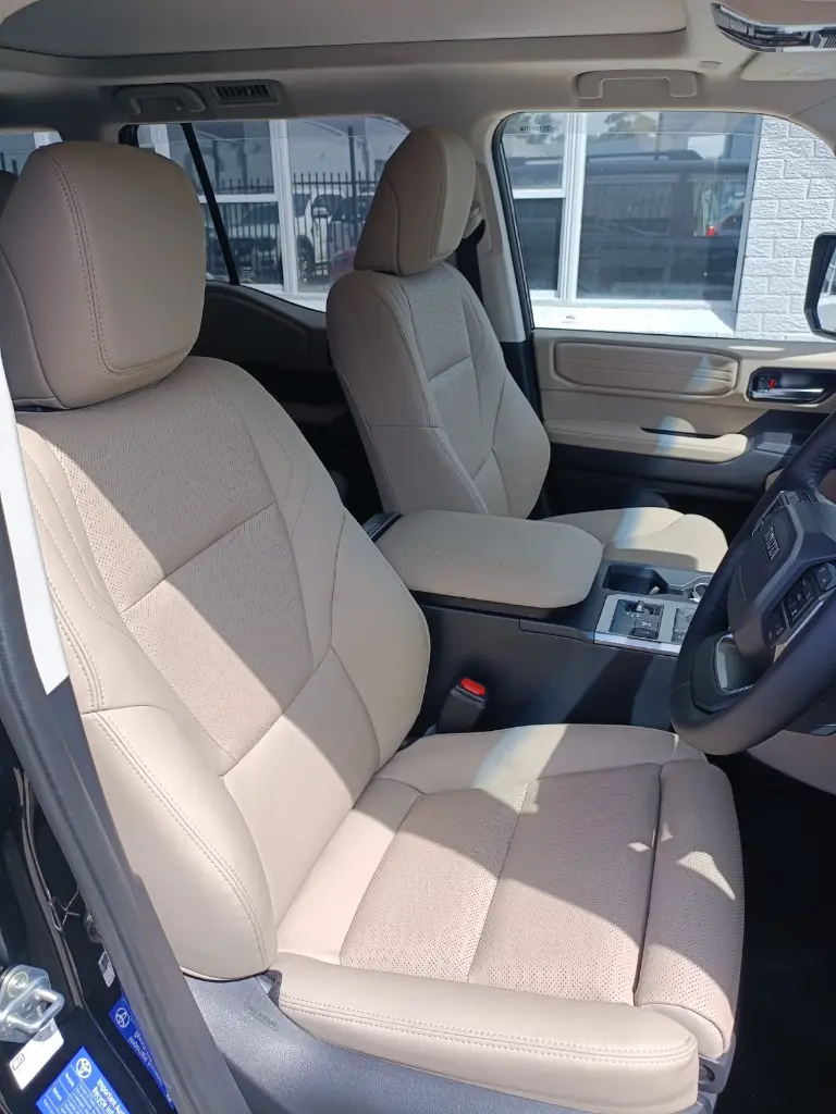 TOYOTA LAND CRUISER PRADO KAKADU thumbnail 18