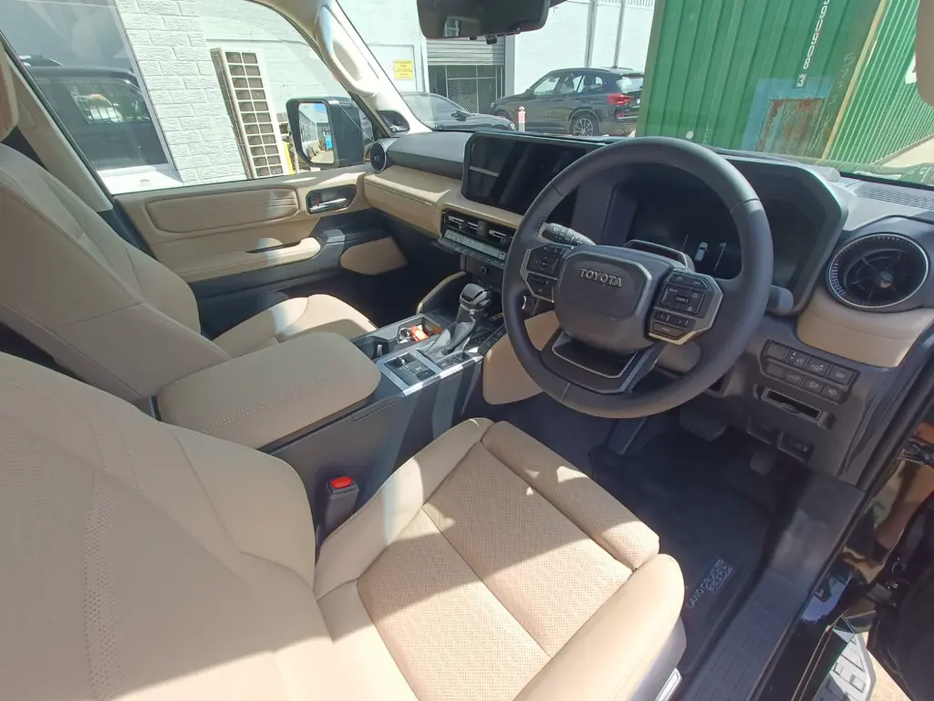 TOYOTA LAND CRUISER PRADO KAKADU thumbnail 19