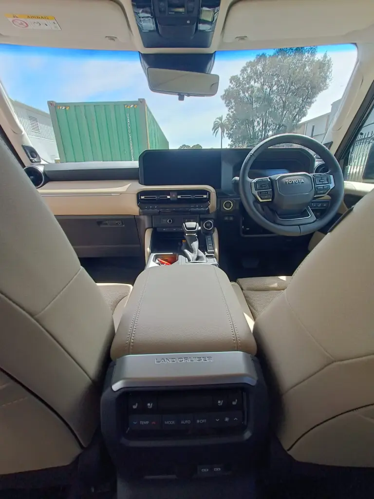TOYOTA LAND CRUISER PRADO KAKADU thumbnail 28