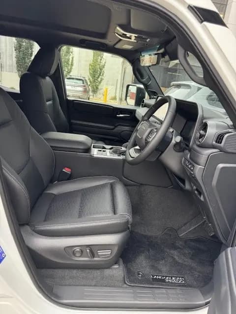 TOYOTA LAND CRUISER PRADO KAKADU thumbnail 11