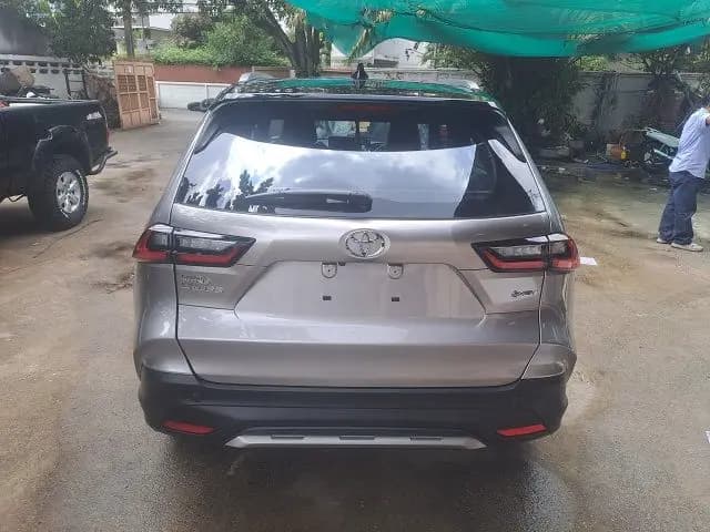 TOYOTA YARIS CROSS thumbnail 3