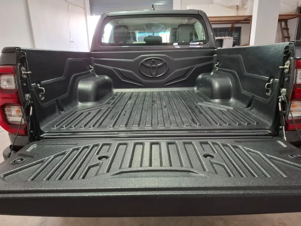 TOYOTA HILUX thumbnail 2