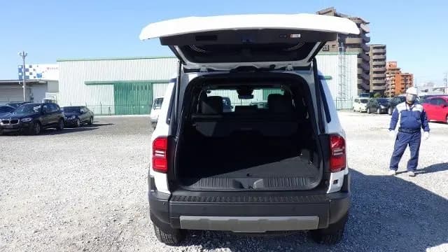 TOYOTA LAND CRUISER PRADO thumbnail 4