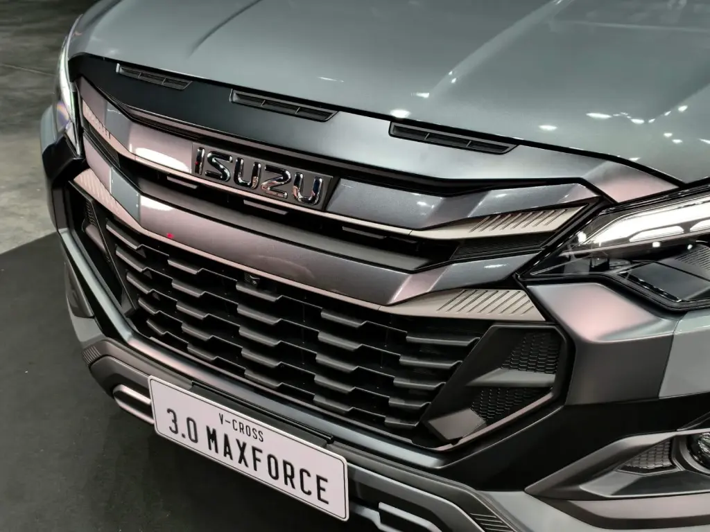 ISUZU D-MAX thumbnail 2