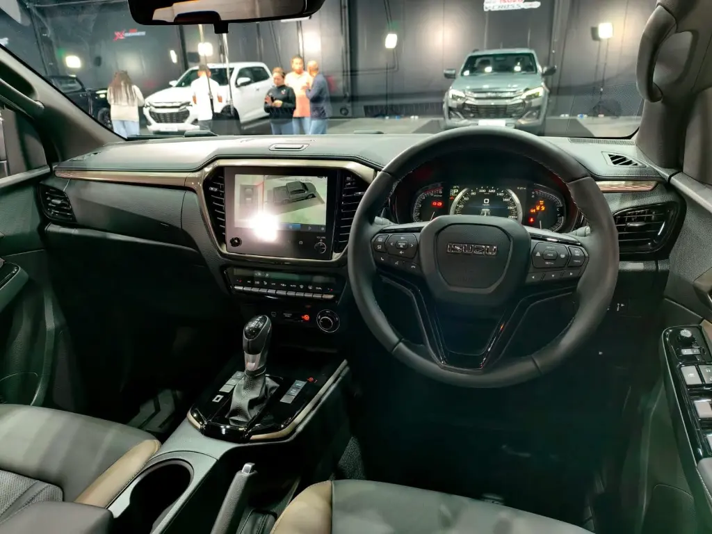 ISUZU D-MAX thumbnail 7