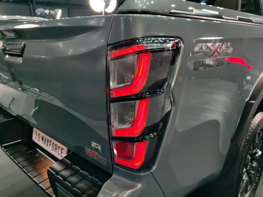 ISUZU D-MAX thumbnail 14