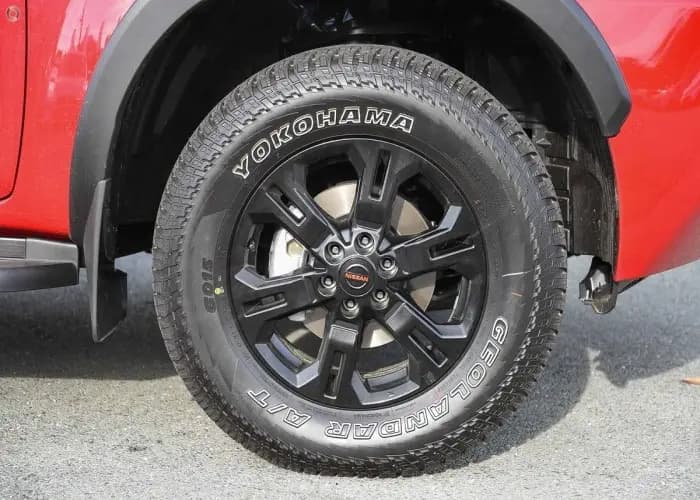 NISSAN NAVARA thumbnail 8