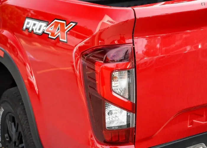 NISSAN NAVARA thumbnail 6