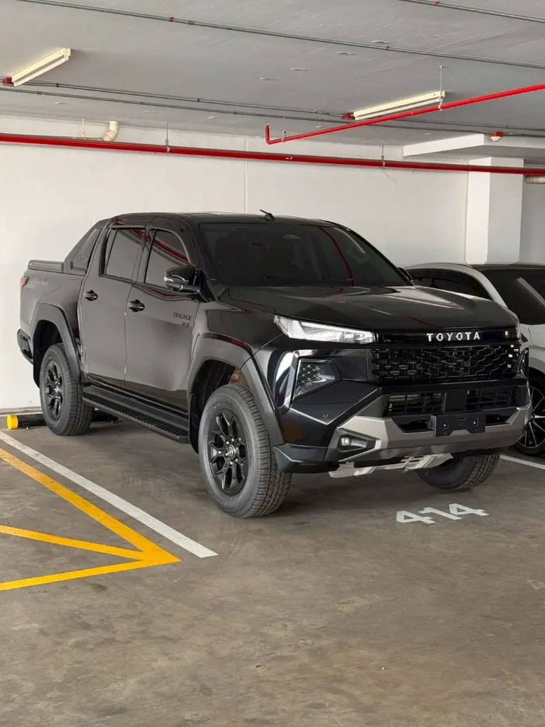 TOYOTA HILUX TRAVO thumbnail 4