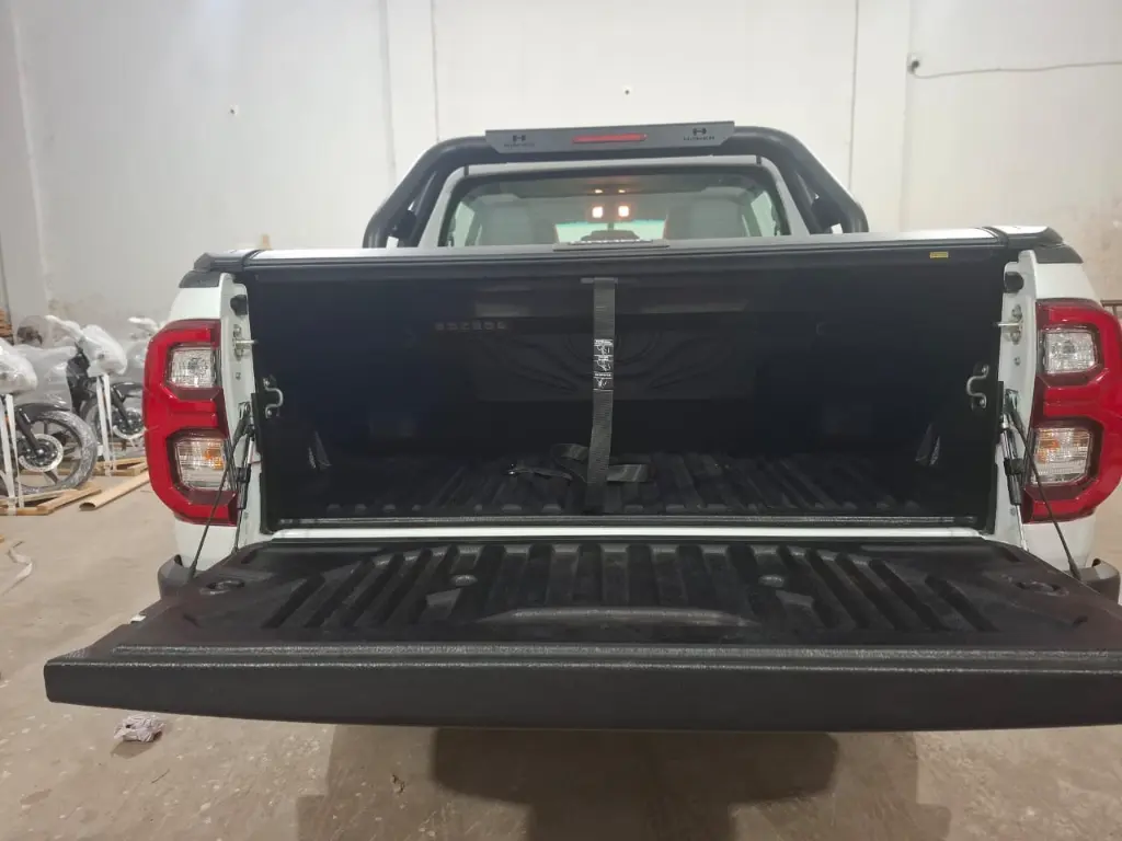 TOYOTA HILUX thumbnail 5