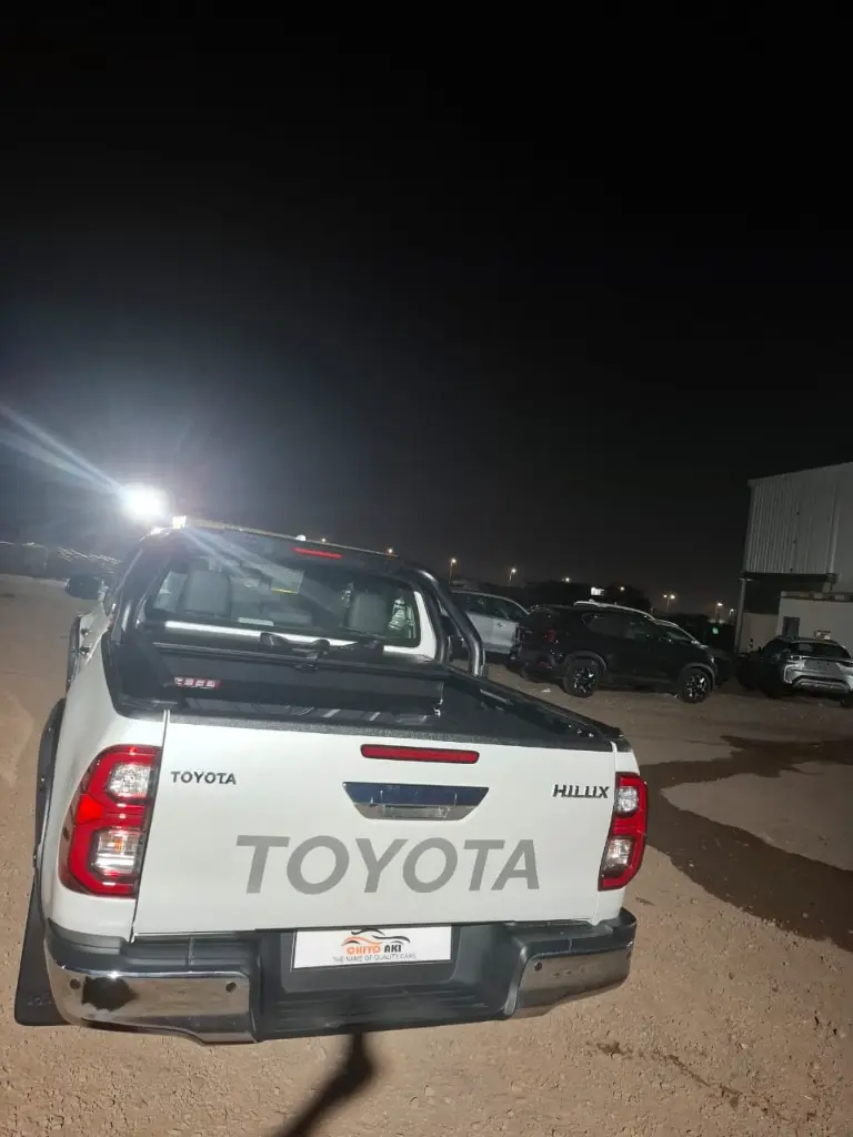 TOYOTA HILUX thumbnail 6
