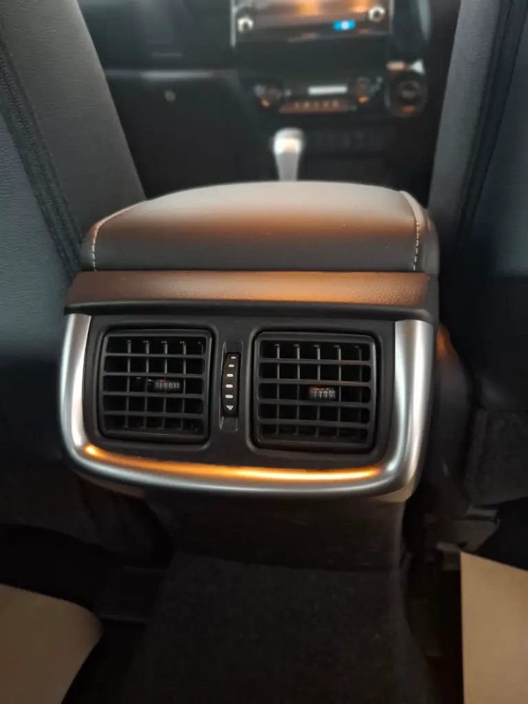 TOYOTA HILUX thumbnail 10