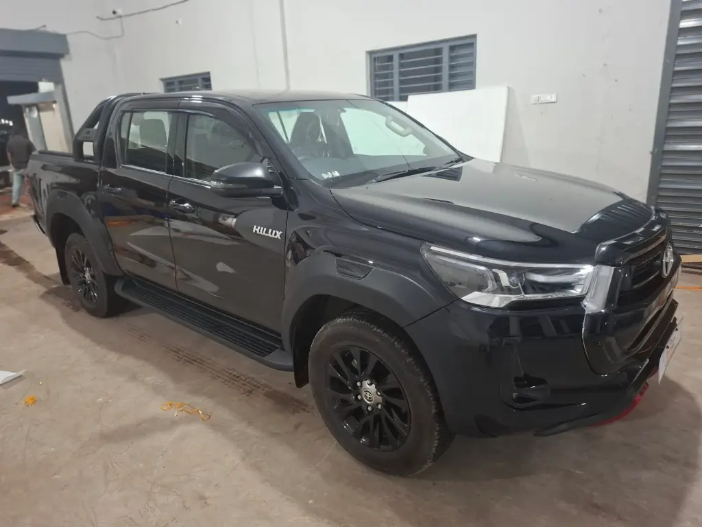 TOYOTA HILUX thumbnail 2
