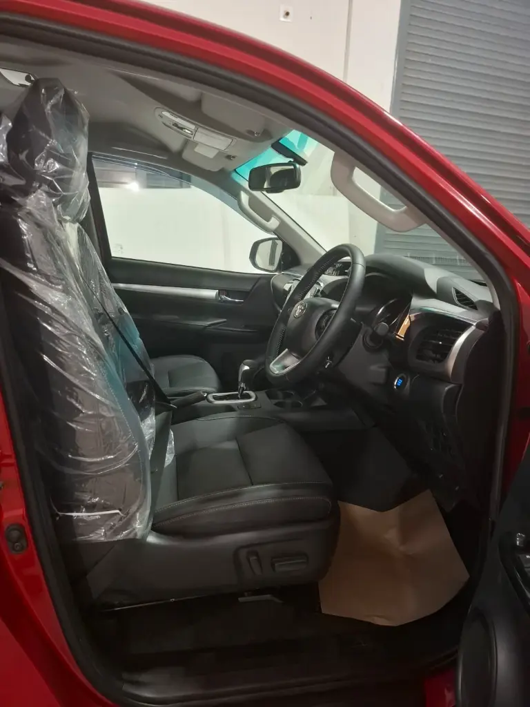 TOYOTA HILUX thumbnail 6