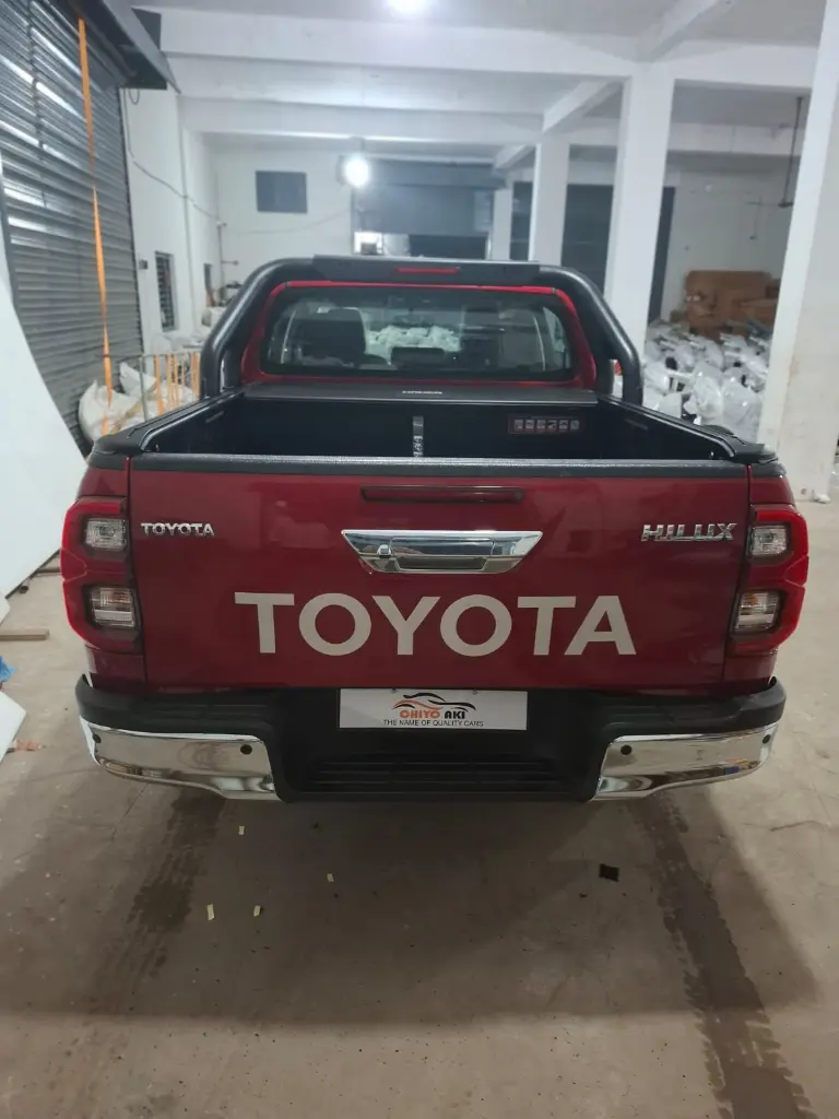 TOYOTA HILUX thumbnail 4