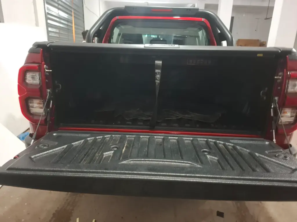 TOYOTA HILUX thumbnail 5