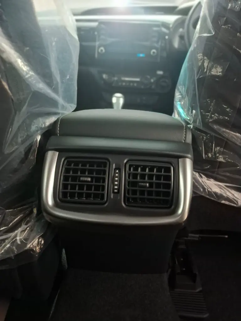 TOYOTA HILUX thumbnail 11