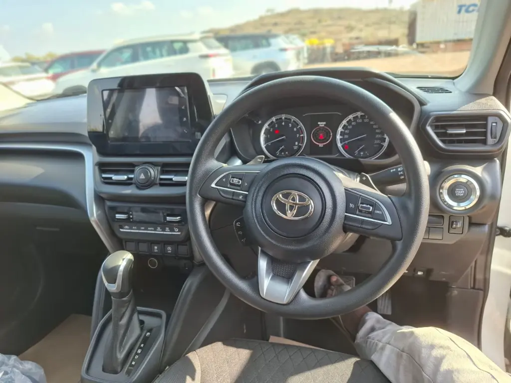 TOYOTA HYRYDER thumbnail 8