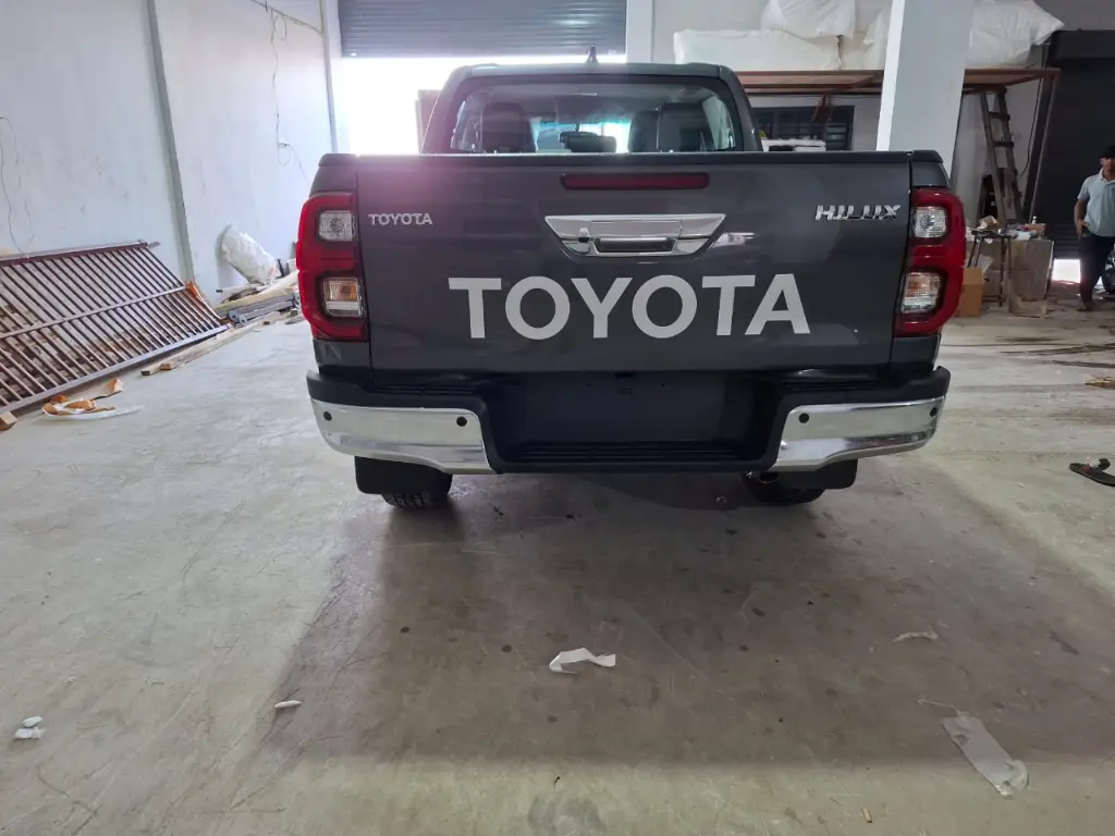 TOYOTA HILUX thumbnail 5