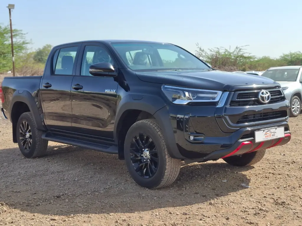 TOYOTA HILUX thumbnail 2