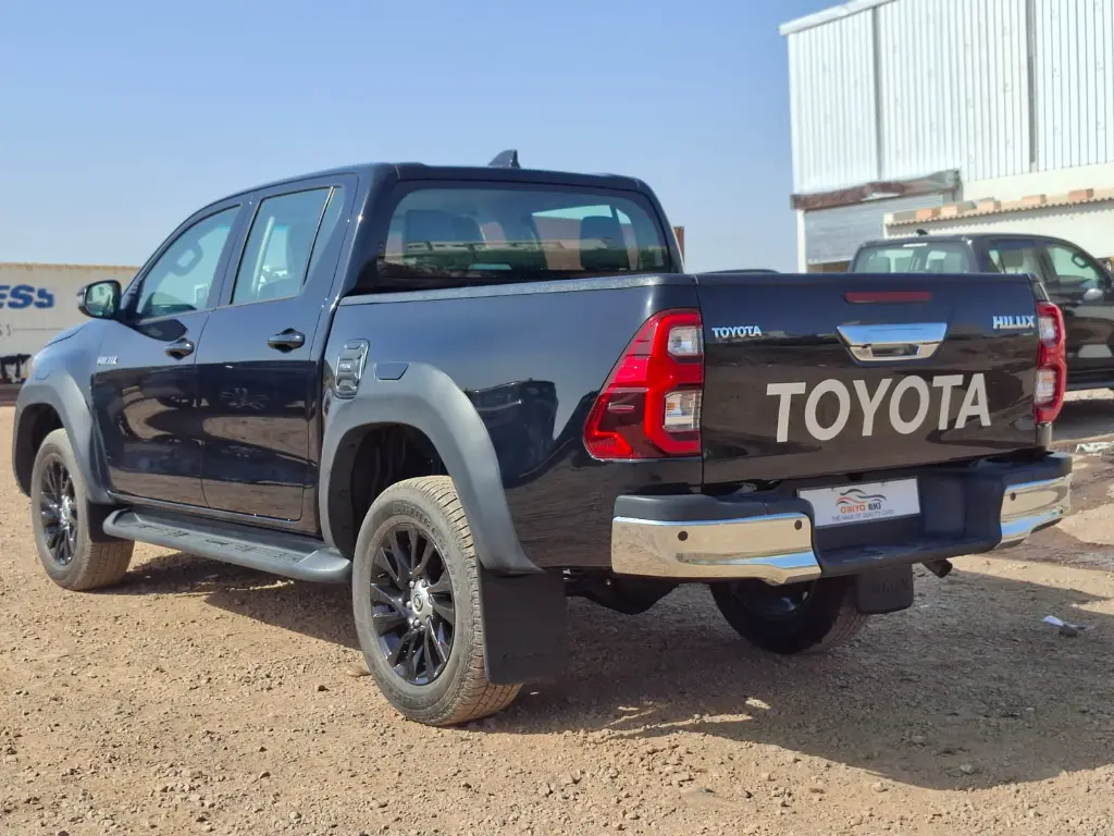 TOYOTA HILUX thumbnail 4