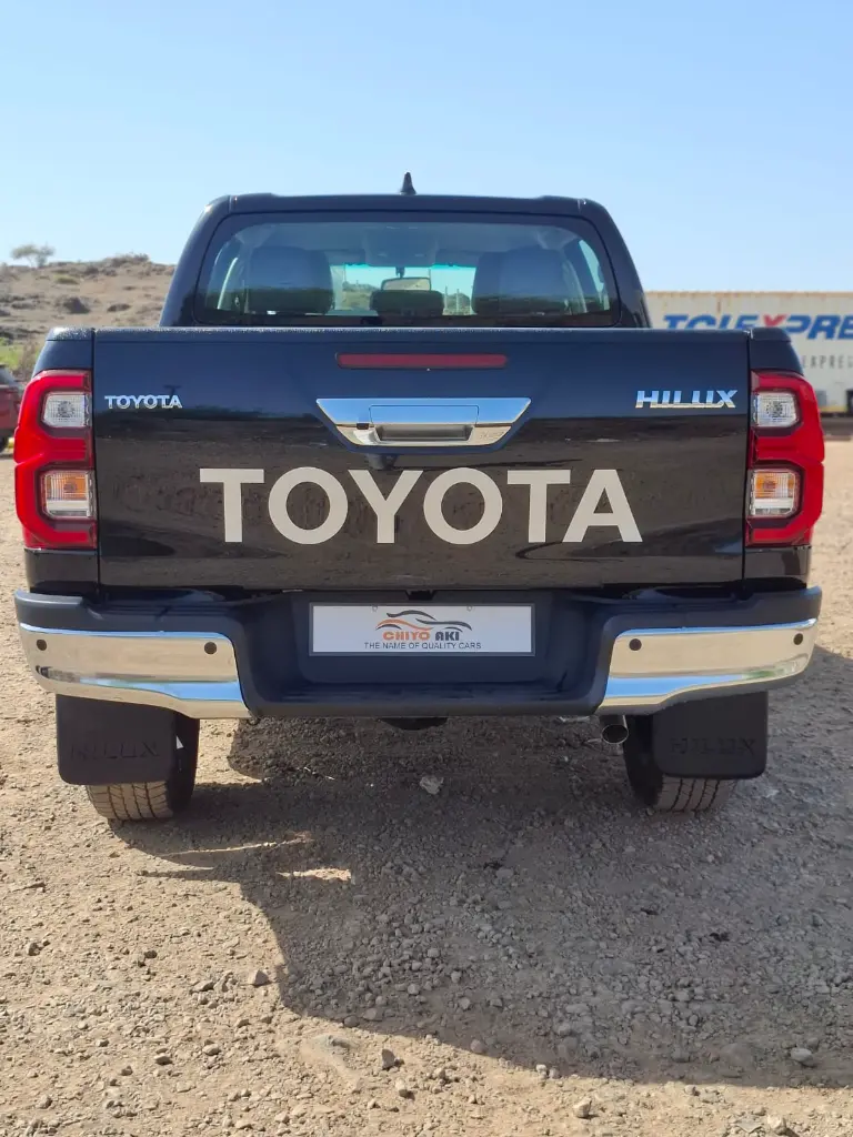 TOYOTA HILUX thumbnail 5